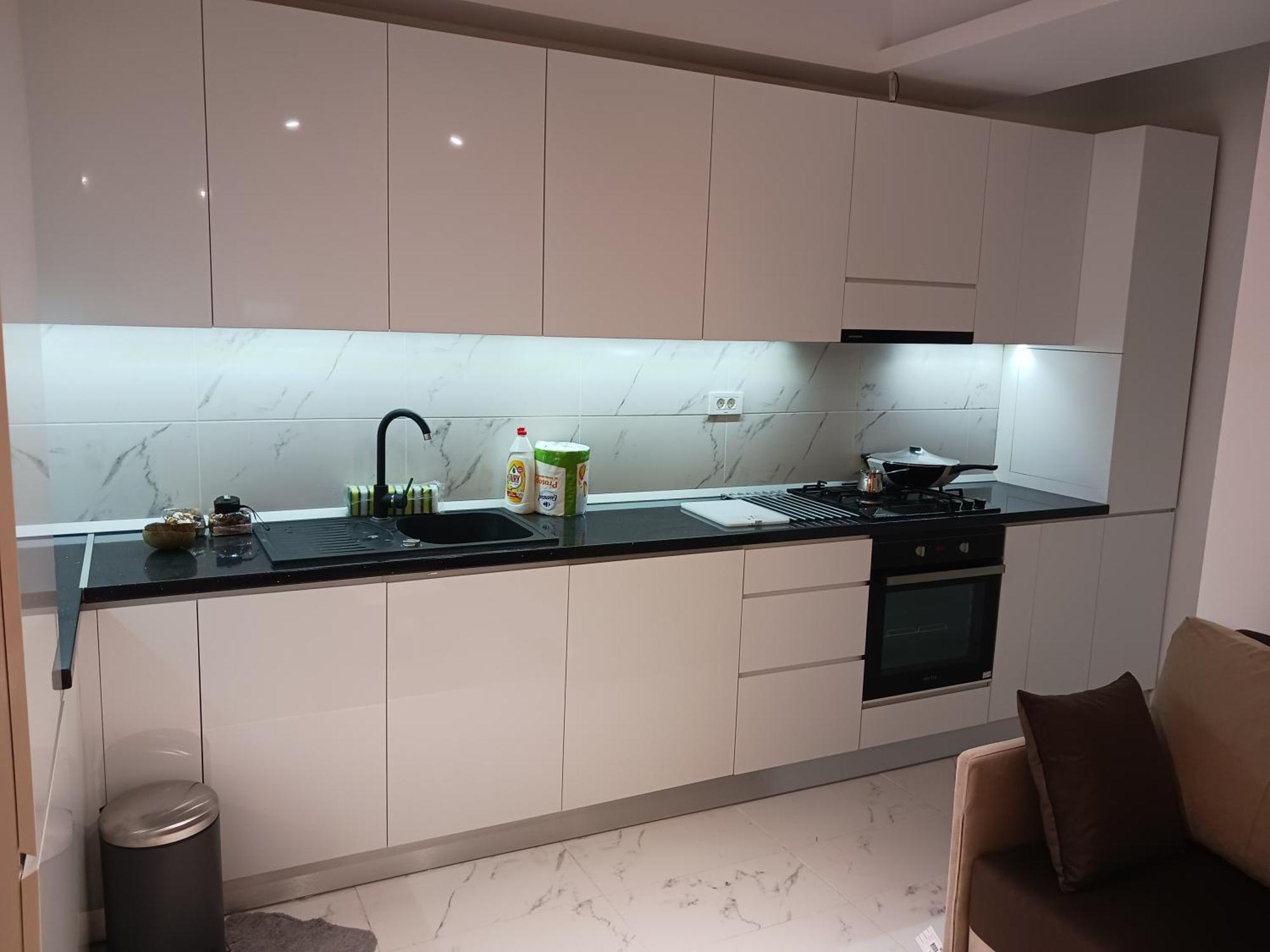 Myky Mouse Nu Primesc Santieristi Si Petrecareti Apartament
